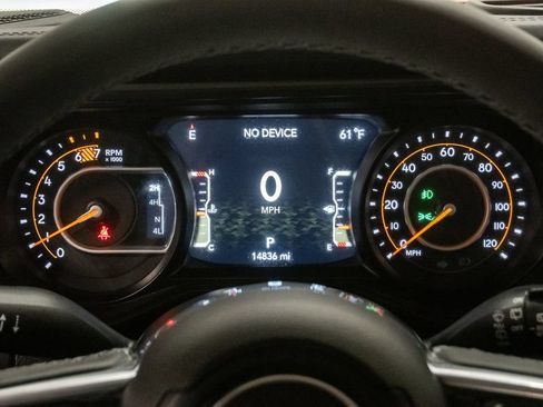 Used 2025 Jeep Wrangler Unlimited Sahara AWD/4WD image 14