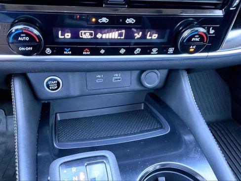 Certified 2023 Nissan Rogue SL w/ SL Premium Package FWD image 29