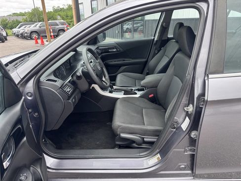 Used 2017 Honda Accord LX image 11