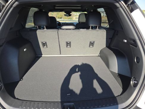 New 2026 GMC Terrain AT4 w/ Technology Package II AWD/4WD image 22