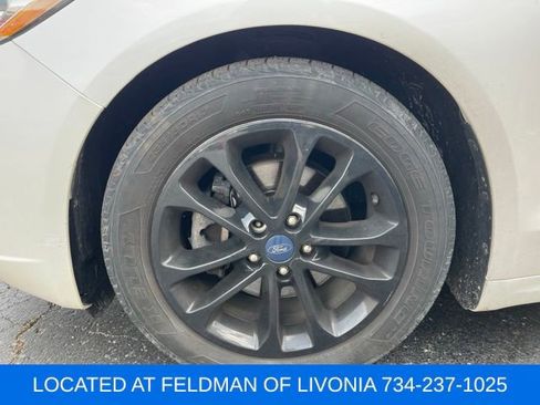 Used 2020 Ford Fusion SE FWD image 5