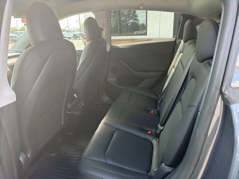 Used 2022 Tesla Model Y Performance image 4