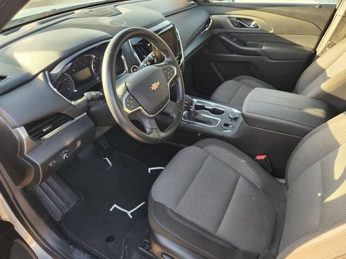 Used 2023 Chevrolet Traverse LT AWD/4WD image 8