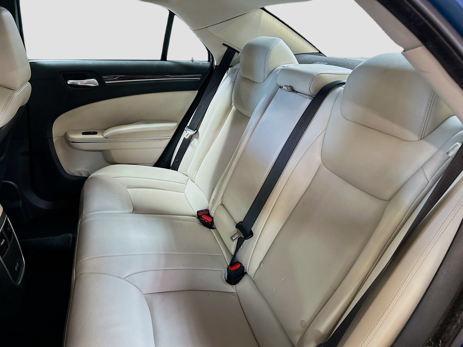 Used 2022 Chrysler 300 Touring L AWD/4WD image 22