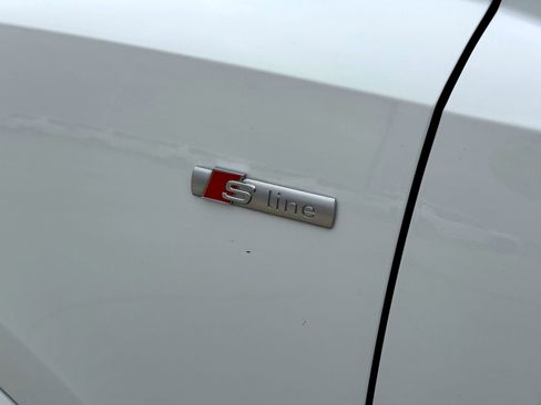 Used 2021 Audi Q3 2.0T Premium Plus w/ Premium Plus Package image 3