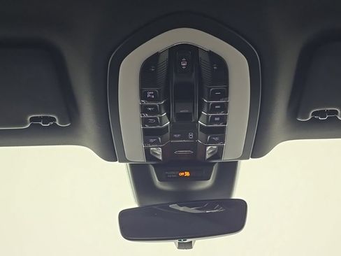 Certified 2023 Porsche Macan S AWD/4WD image 26