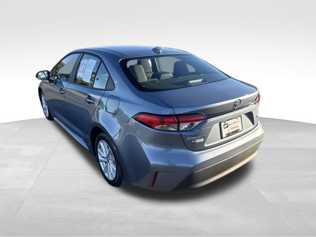 Used 2026 Toyota Corolla LE w/ LE Premium Package FWD image 3