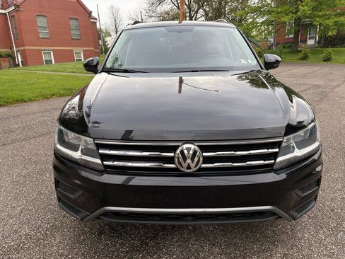 Used 2019 Volkswagen Tiguan SE w/ Panoramic Sunroof Package AWD/4WD image 2