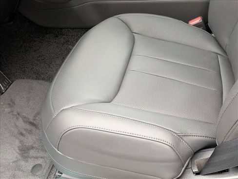 New 2025 Land Rover Range Rover SE image 4