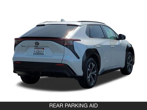 Used 2023 Toyota bZ4X XLE w/ Weather Package image 8