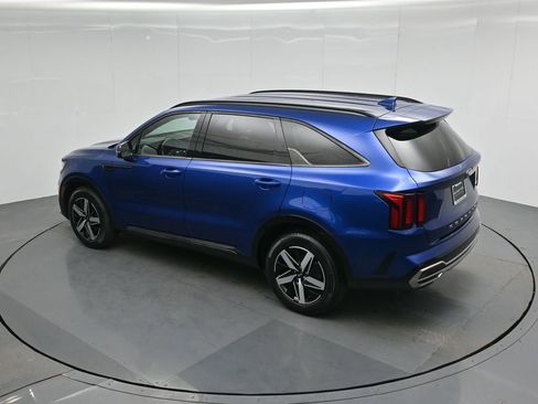 Used 2021 Kia Sorento EX image 45