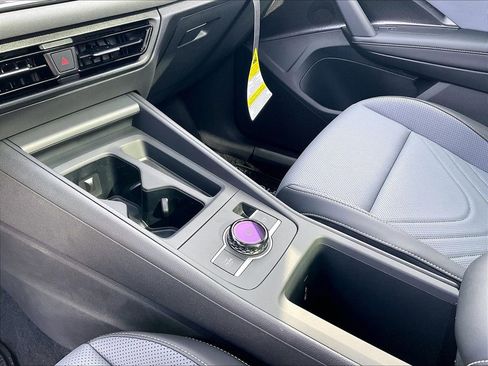 New 2026 Volkswagen Tiguan SE image 14