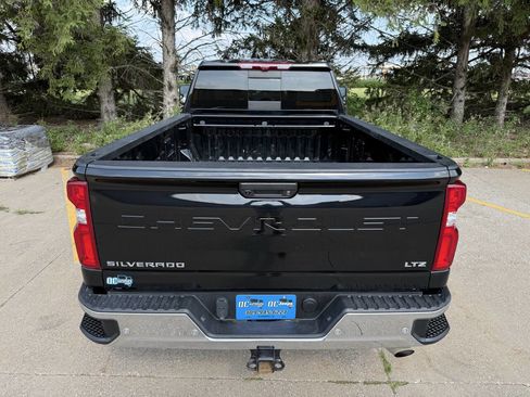 Used 2024 Chevrolet Silverado 2500 LTZ w/ LTZ Premium Package image 6