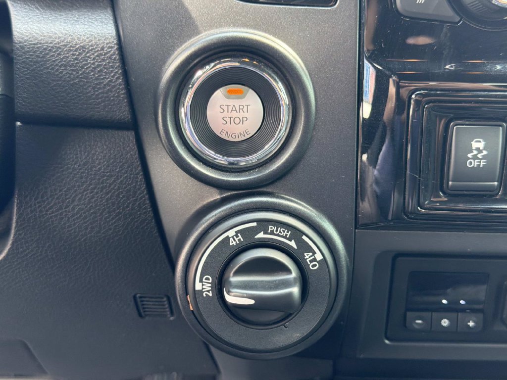 Used 2023 Nissan Titan SV w/ SV Convenience Package AWD/4WD image 29
