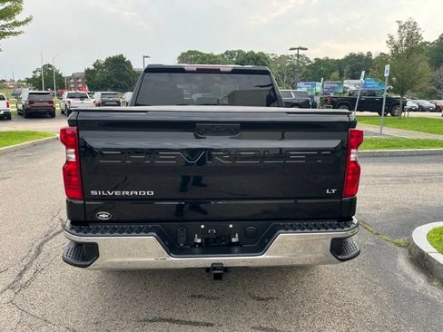 Used 2023 Chevrolet Silverado 1500 LT AWD/4WD image 3