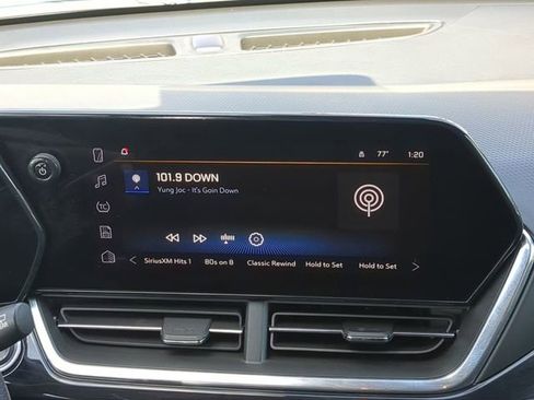 Used 2025 Chevrolet Trax RS w/ Driver Confidence Package image 19