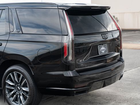 Used 2021 Cadillac Escalade Sport w/ Driver Assist Tech Package AWD/4WD image 25