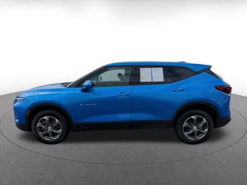 Used 2025 Chevrolet Blazer LT FWD image 8