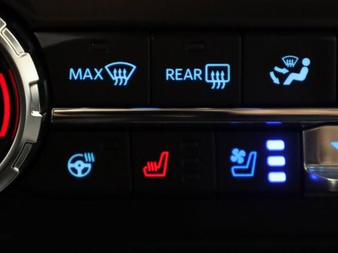 Used 2024 Ford F450 Limited w/ FX4 Off-Road Package image 37