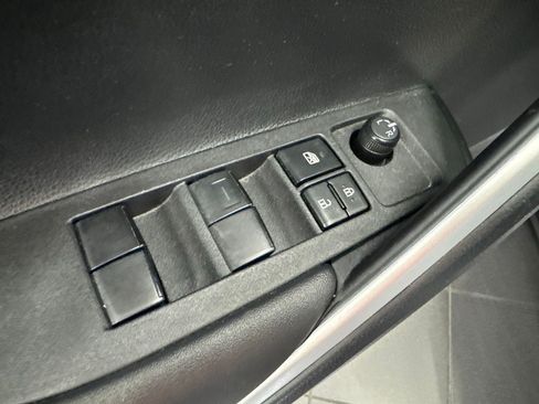 Used 2025 Toyota Corolla Cross AWD Hybrid w/ Convenience Package image 42