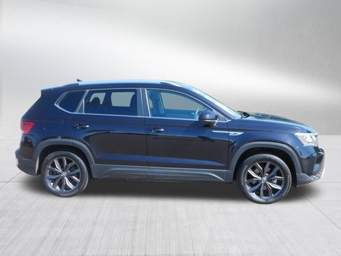 Used 2022 Volkswagen Taos SE AWD/4WD image 8