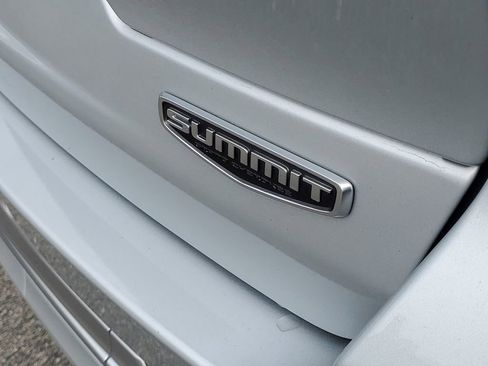 Used 2024 Jeep Grand Cherokee Summit AWD/4WD image 7