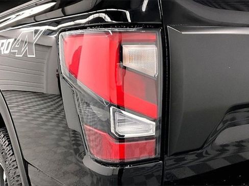 Used 2024 Nissan Titan PRO-4X w/ Pro-4x Convenience Package image 33