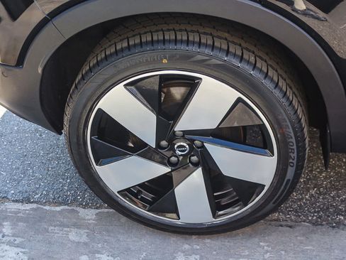 Used 2023 Volvo C40 P8 Recharge Ultimate w/ Protection Package Premier AWD/4WD image 8