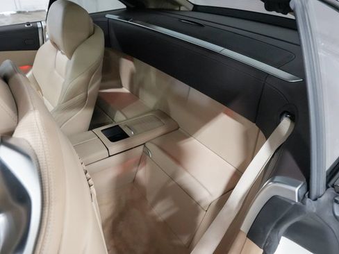 Used 2013 Mercedes-Benz SL 550 image 28