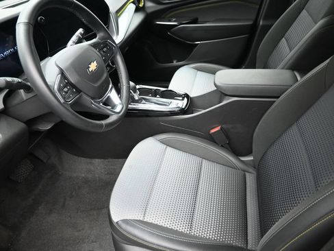Used 2025 Chevrolet Trax LT w/ Driver Confidence Package FWD image 12