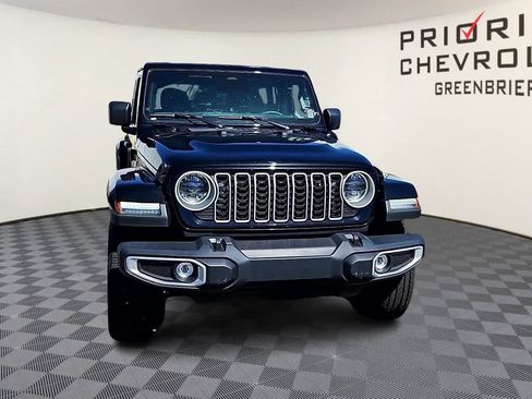 Used 2025 Jeep Wrangler Unlimited Sahara AWD/4WD image 3