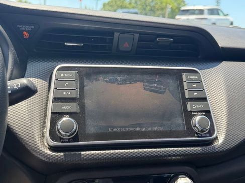 Used 2018 Nissan Kicks SV FWD image 21