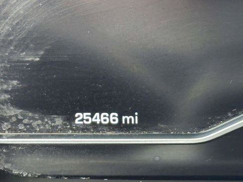 Used 2023 Chevrolet Suburban LT image 36