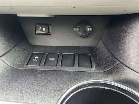 Used 2015 Toyota Highlander XLE image 24