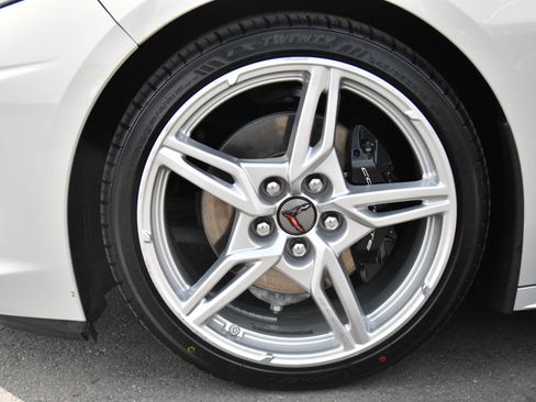 Used 2024 Chevrolet Corvette Stingray Convertible w/ 1LT image 17