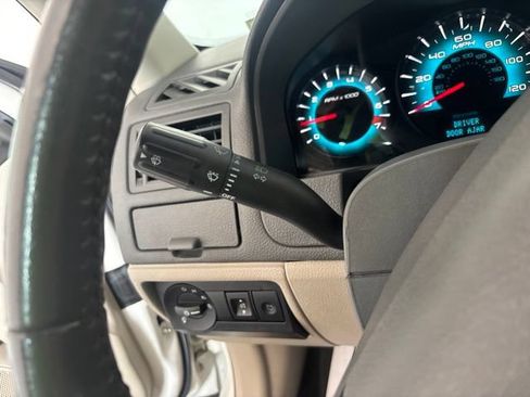 Used 2010 Ford Fusion SEL FWD image 9