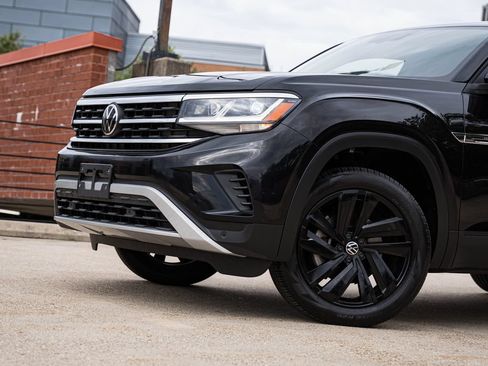 Used 2023 Volkswagen Atlas Cross Sport SE w/ Black Wheel Package AWD/4WD image 2