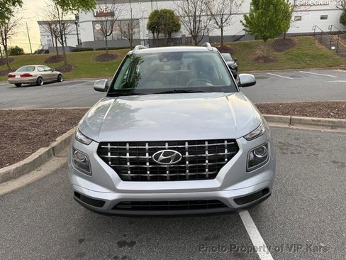 Used 2021 Hyundai Venue SEL image 2