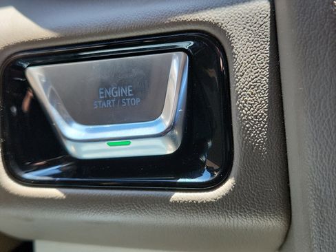 Used 2025 GMC Yukon XL Denali w/ Denali Reserve Package AWD/4WD image 17