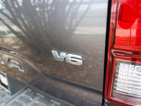 Used 2021 Toyota Tacoma SR5 image 10