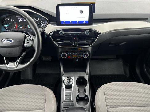 Certified 2022 Ford Escape SE w/ SE Sport Appearance Package image 18