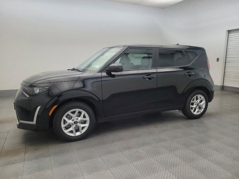 Used 2025 Kia Soul S image 2