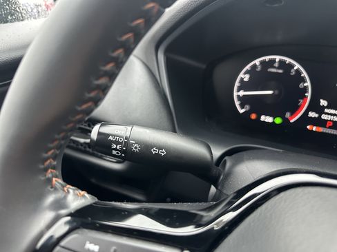 Used 2025 Honda HR-V Sport image 19