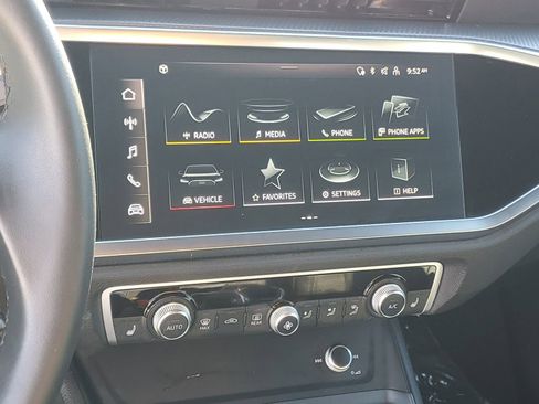 Used 2025 Audi Q3 2.0T Premium w/ Black Optic Sport Package image 28