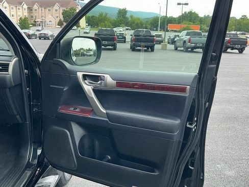 Used 2017 Lexus GX 460 Premium w/ Premium Package AWD/4WD image 29
