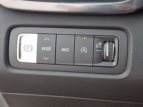 Used 2025 GMC Acadia AT4 w/ LPO, Floor Liner Package AWD/4WD image 16
