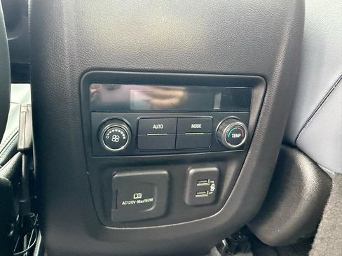 Used 2021 Buick Enclave Essence w/ Sport Touring Edition FWD image 14