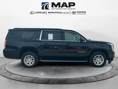 Used 2019 GMC Yukon XL SLT AWD/4WD image 6