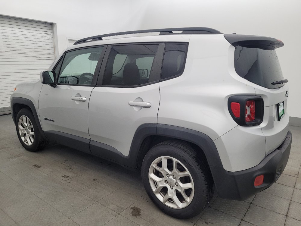 Used 2016 Jeep Renegade Latitude w/ Popular Equipment Group FWD image 3
