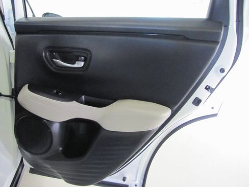 Certified 2025 Honda HR-V LX image 15